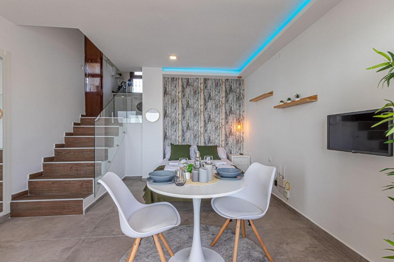 Beachfront With Spectacular Views And Swimming Pool Benalmádena Exteriör bild