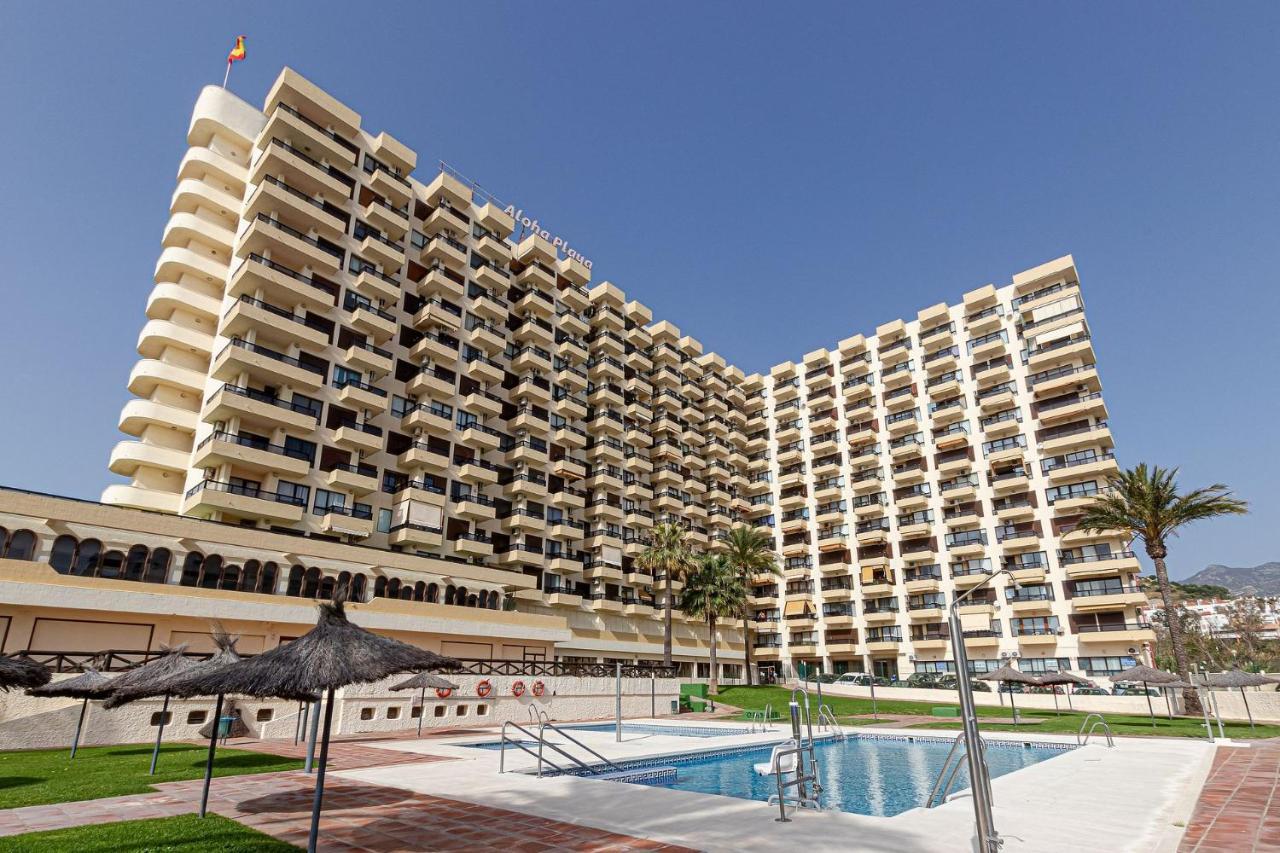 Beachfront With Spectacular Views And Swimming Pool Benalmádena Exteriör bild