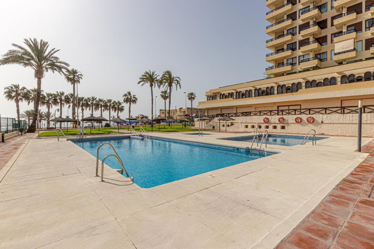 Beachfront With Spectacular Views And Swimming Pool Benalmádena Exteriör bild