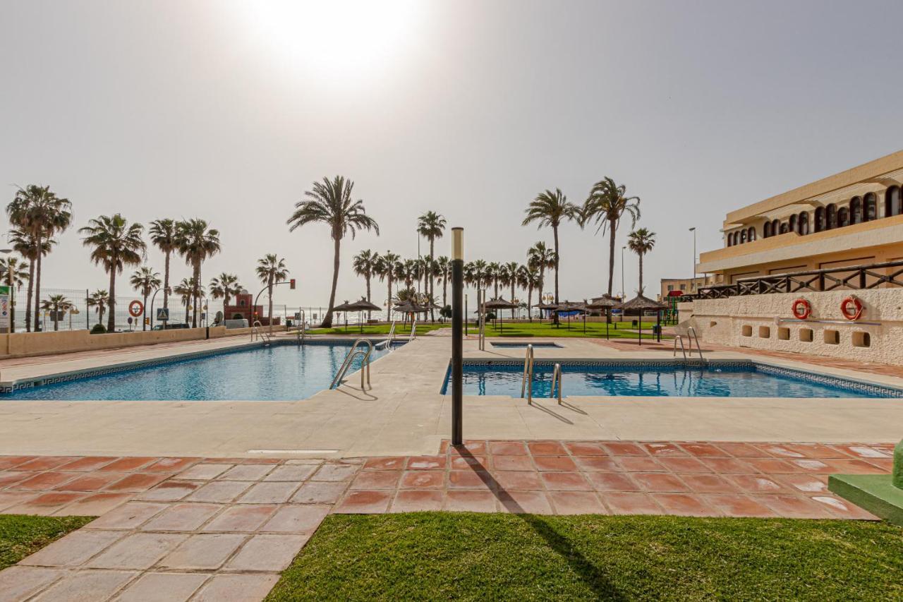 Beachfront With Spectacular Views And Swimming Pool Benalmádena Exteriör bild